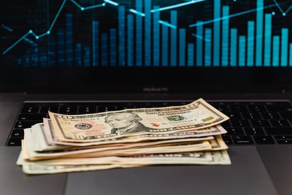Long-Term vs. Short-Term Capital Gains: The 12-Month Rule That Saves Thousands